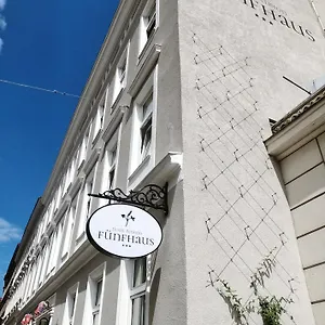 Hotel-pension Fuenfhaus *** Vienna